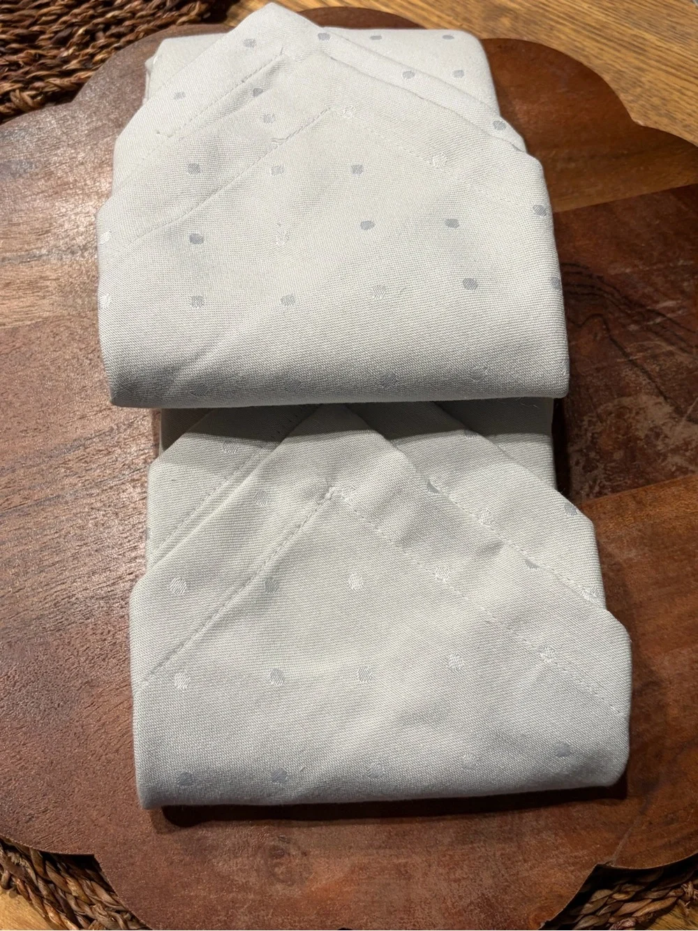 Kate Spade New York Set of 4 Gray Polka Dot Cloth Dinner Napkins